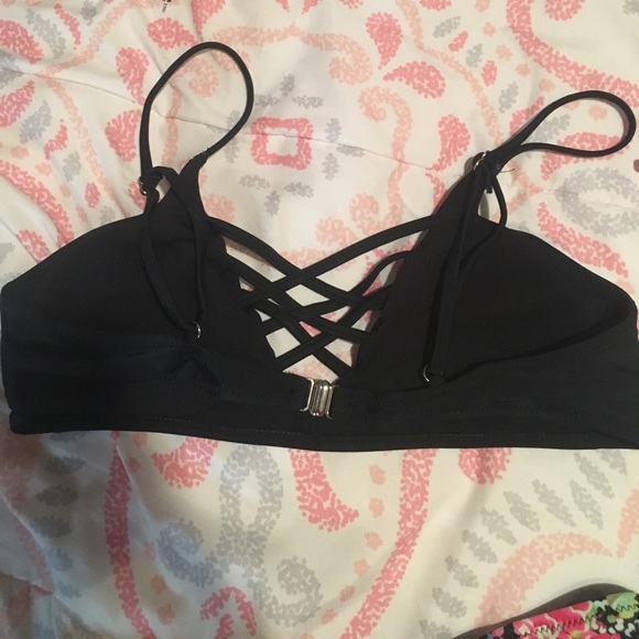 Bathingsuits - Picture 4 of 5